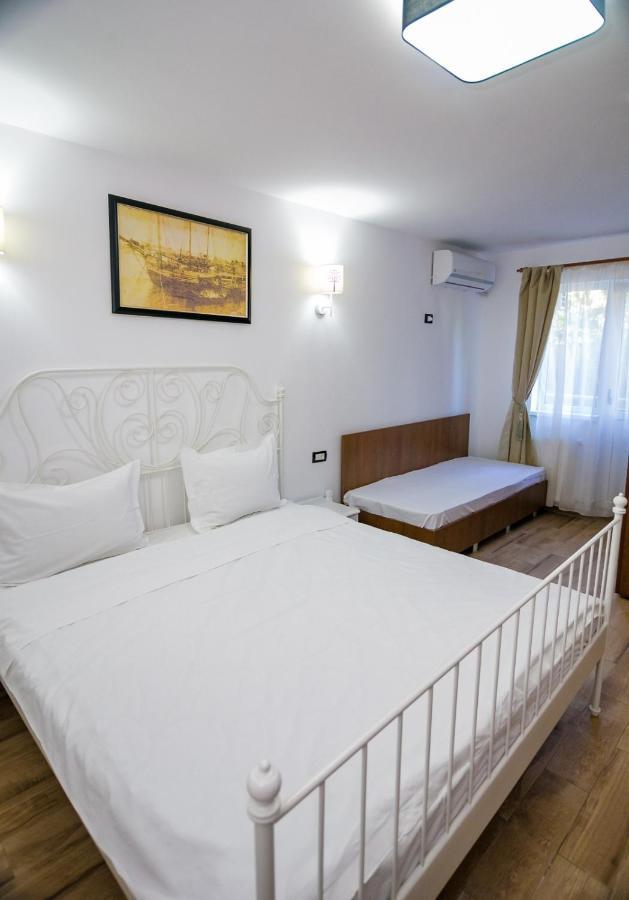 Casa Ypu Hotel Două Mai Exterior foto